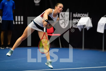 2020-10-17 - Tamara Zidansek of Slovenia in action against Anna Blinkova of Russia during the first qualifications round at the 2020 J&T Banka Ostrava Open WTA Premier tennis tournament on October 17, 2020 in Ostrava, Czech Republic - Photo Rob Prange / Spain DPPI / DPPI - 2020 J&T BANKA OSTRAVA OPEN WTA PREMIER - SATURDAY - INTERNATIONALS - TENNIS