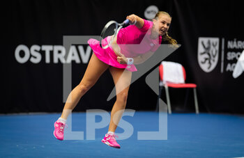 2020-10-17 - Anna Blinkova of Russia in action against Tamara Zidansek of Slovenia during the first qualifications round at the 2020 J&T Banka Ostrava Open WTA Premier tennis tournament on October 17, 2020 in Ostrava, Czech Republic - Photo Rob Prange / Spain DPPI / DPPI - 2020 J&T BANKA OSTRAVA OPEN WTA PREMIER - SATURDAY - INTERNATIONALS - TENNIS