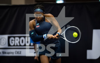 2020-10-17 - Cori Gauff of the United States in action during the first qualifications round at the 2020 J&T Banka Ostrava Open WTA Premier tennis tournament on October 17, 2020 in Ostrava, Czech Republic - Photo Rob Prange / Spain DPPI / DPPI - 2020 J&T BANKA OSTRAVA OPEN WTA PREMIER - SATURDAY - INTERNATIONALS - TENNIS
