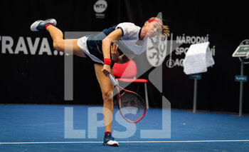 2020-10-17 - Marie Bouzkova of the Czech Republic in action during the first qualifications round at the 2020 J&T Banka Ostrava Open WTA Premier tennis tournament on October 17, 2020 in Ostrava, Czech Republic - Photo Rob Prange / Spain DPPI / DPPI - 2020 J&T BANKA OSTRAVA OPEN WTA PREMIER - SATURDAY - INTERNATIONALS - TENNIS