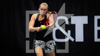 2020-10-19 - Elena Rybakina of Russia in action against Daria Kasatkina of Russia during the second round at the 2020 J&T Banka Ostrava Open WTA Premier tennis tournament on October 20, 2020 in Ostrava, Czech Republic - Photo Rob Prange / Spain DPPI / DPPI - 2020 J&T BANKA OSTRAVA OPEN WTA PREMIER - MONDAY - INTERNATIONALS - TENNIS