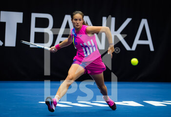 2020-10-19 - Daria Kasatkina of Russia in action against Elena Rybakina of Russia during the second round at the 2020 J&T Banka Ostrava Open WTA Premier tennis tournament on October 20, 2020 in Ostrava, Czech Republic - Photo Rob Prange / Spain DPPI / DPPI - 2020 J&T BANKA OSTRAVA OPEN WTA PREMIER - MONDAY - INTERNATIONALS - TENNIS