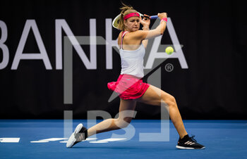 2020-10-20 - Karolina Muchova of the Czech Republic in action against Shuai Zhang of China during the second round at the 2020 J&T Banka Ostrava Open WTA Premier tennis tournament on October 20, 2020 in Ostrava, Czech Republic - Photo Rob Prange / Spain DPPI / DPPI - 2020 J&T BANKA OSTRAVA OPEN WTA PREMIER - INTERNATIONALS - TENNIS