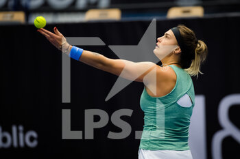 2020-10-22 - Aryna Sabalenka of Belarus in action against Cori Gauff of the United States during the second round at the 2020 J&T Banka Ostrava Open WTA Premier tennis tournament on October 22, 2020 in Ostrava, Czech Republic - Photo Rob Prange / Spain DPPI / DPPI - SECOND ROUND OF 2020 J&T BANKA OSTRAVA OPEN WTA PREMIER - THURSDAY - INTERNATIONALS - TENNIS
