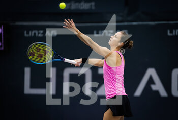 2020-11-07 - Bibiane Schoofs of the Netherlands in action against Sabine Lisicki of Germany during the first qualifications round at 2020 Upper Austria Ladies Linz WTA International tennis tournament on November 7, 2020 at TipsArena Linz in Linz, Austria - Photo Rob Prange / Spain DPPI / DPPI - 2020 UPPER AUSTRIA LADIES LINZ WTA INTERNATIONAL TOURNAMENT - SATURDAY - INTERNATIONALS - TENNIS