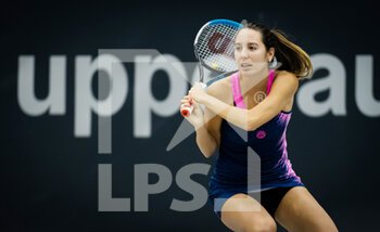 2020-11-08 - Oceane Dodin of France in action against Laura Ionana Paar of Romania during the second qualifications round at 2020 Upper Austria Ladies Linz WTA International tennis tournament on November 8, 2020 at TipsArena Linz in Linz, Austria - Photo Rob Prange / Spain DPPI / DPPI - 2020 UPPER AUSTRIA LADIES LINZ WTA INTERNATIONAL TOURNAMENT - SUNDAY - INTERNATIONALS - TENNIS