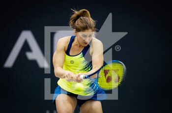 2020-11-08 - Laura Ionana Paar of Romania in action against Oceane Dodin of France during the second qualifications round at 2020 Upper Austria Ladies Linz WTA International tennis tournament on November 8, 2020 at TipsArena Linz in Linz, Austria - Photo Rob Prange / Spain DPPI / DPPI - 2020 UPPER AUSTRIA LADIES LINZ WTA INTERNATIONAL TOURNAMENT - SUNDAY - INTERNATIONALS - TENNIS