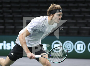 2020-11-08 - Alexander Zverev of Germany in action against Daniil Medvedev of Russia during the men's final on day 7 of the Rolex Paris Masters 2020, ATP Masters 1000 on November 8, 2020 at AccorHotels Arena in Paris, France - Photo Juan Soliz / DPPI - ROLEX PARIS MASTERS 2020, ATP MASTERS 1000 - MEN'S FINAL - INTERNATIONALS - TENNIS