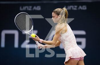 2020-11-09 - Camila Giorgi of Italy in action against Sara Sorribes Tormo of Spain during the first round at the 2020 Upper Austria Ladies Linz WTA International tennis tournament on November 10, 2020 at TipsArena Linz in Linz, Austria - Photo Rob Prange / Spain DPPI / DPPI - 2020 UPPER AUSTRIA LADIES LINZ WTA INTERNATIONAL TOURNAMENT - MONDAY - INTERNATIONALS - TENNIS