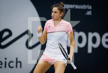 2020-11-09 - Sara Sorribes Tormo of Spain in action against Camila Giorgi of Italy during the first round at the 2020 Upper Austria Ladies Linz WTA International tennis tournament on November 10, 2020 at TipsArena Linz in Linz, Austria - Photo Rob Prange / Spain DPPI / DPPI - 2020 UPPER AUSTRIA LADIES LINZ WTA INTERNATIONAL TOURNAMENT - MONDAY - INTERNATIONALS - TENNIS