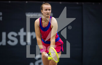 2020-11-09 - Barbora Krejcikova of the Czech Republic in action against Harmony Tan of France during the first round at the 2020 Upper Austria Ladies Linz WTA International tennis tournament on November 10, 2020 at TipsArena Linz in Linz, Austria - Photo Rob Prange / Spain DPPI / DPPI - 2020 UPPER AUSTRIA LADIES LINZ WTA INTERNATIONAL TOURNAMENT - MONDAY - INTERNATIONALS - TENNIS