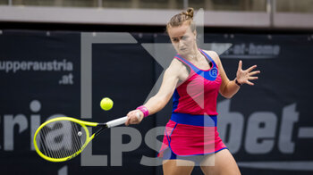 2020-11-09 - Barbora Krejcikova of the Czech Republic in action against Harmony Tan of France during the first round at the 2020 Upper Austria Ladies Linz WTA International tennis tournament on November 10, 2020 at TipsArena Linz in Linz, Austria - Photo Rob Prange / Spain DPPI / DPPI - 2020 UPPER AUSTRIA LADIES LINZ WTA INTERNATIONAL TOURNAMENT - MONDAY - INTERNATIONALS - TENNIS