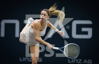2020-11-12 - Camila Giorgi of Italy in action against Nadia Podoroska of Argentina during her second round match at the 2020 Upper Austria Ladies Linz WTA International tennis tournament on November 12, 2020 at TipsArena Linz in Linz, Austria - Photo Rob Prange / Spain DPPI / DPPI - 2020 UPPER AUSTRIA LADIES LINZ WTA INTERNATIONAL TOURNAMENT - INTERNATIONALS - TENNIS