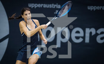 2020-11-12 - Sorana Cirstea of Romania in action against Oceane Dodin of France during the second round at the 2020 Upper Austria Ladies Linz WTA International tennis tournament on November 12, 2020 at TipsArena Linz in Linz, Austria - Photo Rob Prange / Spain DPPI / DPPI - 2020 UPPER AUSTRIA LADIES LINZ WTA INTERNATIONAL TOURNAMENT - INTERNATIONALS - TENNIS