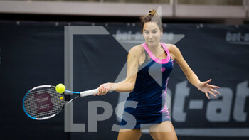 2020-11-12 - Oceane Dodin of France in action against Sorana Cirstea of Romania during the second round at the 2020 Upper Austria Ladies Linz WTA International tennis tournament on November 12, 2020 at TipsArena Linz in Linz, Austria - Photo Rob Prange / Spain DPPI / DPPI - 2020 UPPER AUSTRIA LADIES LINZ WTA INTERNATIONAL TOURNAMENT - INTERNATIONALS - TENNIS