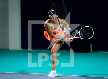 2021-01-07 - Heather Watson of Great Britain in action against Jodie Burrage of Great Britain during the first round of the 2021 Abu Dhabi WTA Women's Tennis Open WTA 500 tournament on January 7, 2021 in Abu Dhabi, United Arab Emirates - Photo Rob Prange / Spain DPPI / DPPI - 2021 ABU DHABI WTA WOMEN'S TENNIS OPEN WTA 500 TOURNAMENT - FIRST ROUND - INTERNATIONALS - TENNIS