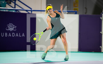2021-01-07 - Elina Svitolina of the Ukraine in action against Jessica Pegula of the United States during the first round of the 2021 Abu Dhabi WTA Women's Tennis Open WTA 500 tournament on January 7, 2021 in Abu Dhabi, United Arab Emirates - Photo Rob Prange / Spain DPPI / DPPI - 2021 ABU DHABI WTA WOMEN'S TENNIS OPEN WTA 500 TOURNAMENT - FIRST ROUND - INTERNATIONALS - TENNIS