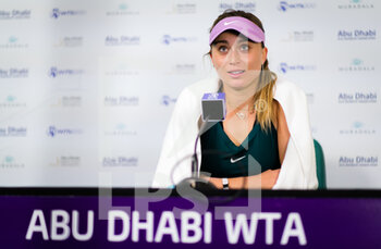 2021-01-08 - Paula Badosa of Spain talks to the media after her second round match at the 2021 Abu Dhabi WTA Women's Tennis Open WTA 500 tournament on January 8, 2021 in Abu Dhabi, United Arab Emirates - Photo Rob Prange / Spain DPPI / DPPI - 2021 ABU DHABI WTA WOMEN'S TENNIS OPEN WTA 500 TOURNAMENT - SECOND ROUND - INTERNATIONALS - TENNIS