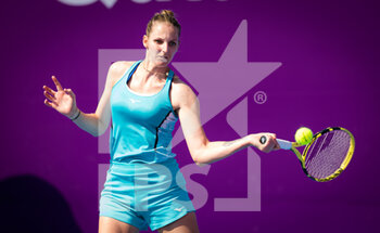 2021-02-27 - Kristyna Pliskova of the Czech Republic in action during the first qualifications round of the 2021 Qatar Total Open, WTA 500 tennis tournament on February 27, 2021 at the Khalifa International Tennis and Squash Complex in Doha, Qatar - Photo Rob Prange / Spain DPPI / DPPI - 2021 QATAR TOTAL OPEN, WTA 500 TENNIS TOURNAMENT - INTERNATIONALS - TENNIS
