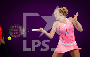 2021-02-28 - Katerina Siniakova of the Czech Republic during the second qualifications round of the 2021 Qatar Total Open, WTA 500 tennis tournament on February 28, 2021 at the Khalifa International Tennis and Squash Complex in Doha, Qatar - Photo Rob Prange / Spain DPPI / DPPI - 2021 QATAR TOTAL OPEN, WTA 500 TENNIS TOURNAMENT - INTERNATIONALS - TENNIS