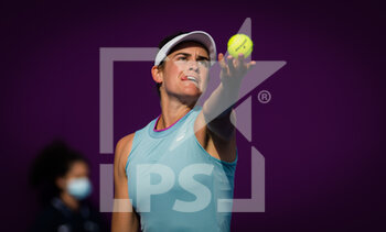 2021-03-01 - Jennifer Brady of the United States in action during her first-round match at the 2021 Qatar Total Open, WTA 500 tennis tournament on March 1, 2021 at the Khalifa International Tennis and Squash Complex in Doha, Qatar - Photo Rob Prange / Spain DPPI / DPPI - 2021 QATAR TOTAL OPEN, WTA 500 TENNIS TOURNAMENT - INTERNATIONALS - TENNIS