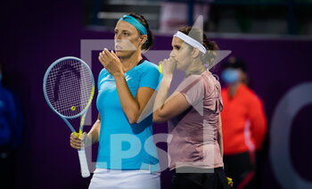 2021-03-01 - Andreja Klepac of Slovenia and Sania Mirza of India playing doubles at the 2021 Qatar Total Open, WTA 500 tennis tournament on March 1, 2021 at the Khalifa International Tennis and Squash Complex in Doha, Qatar - Photo Rob Prange / Spain DPPI / DPPI - 2021 QATAR TOTAL OPEN, WTA 500 TENNIS TOURNAMENT - INTERNATIONALS - TENNIS