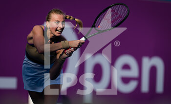2021-03-04 - Petra Kvitova of the Czech Republic in action during the quarterfinals of the 2021 Qatar Total Open, WTA 500 tennis tournament on March 4, 2021 at the Khalifa International Tennis and Squash Complex in Doha, Qatar - Photo Rob Prange / Spain DPPI / DPPI - 2021 QATAR TOTAL OPEN, WTA 500 TENNIS TOURNAMENT - INTERNATIONALS - TENNIS