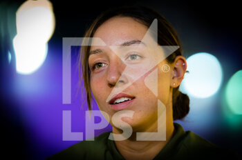 2021-03-04 - Jessica Pegula of the United States talks to the media after reaching the semi-final at the 2021 Qatar Total Open, WTA 500 tennis tournament on March 4, 2021 at the Khalifa International Tennis and Squash Complex in Doha, Qatar - Photo Rob Prange / Spain DPPI / DPPI - 2021 QATAR TOTAL OPEN, WTA 500 TENNIS TOURNAMENT - INTERNATIONALS - TENNIS