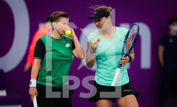 2021-03-05 - Nicole Melichar of the United States with partner Demi Schuurs in action during the doubles final of the 2021 Qatar Total Open, WTA 500 tennis tournament on March 5, 2021 at the Khalifa International Tennis and Squash Complex in Doha, Qatar - Photo Rob Prange / Spain DPPI / DPPI - LICHAR OF THE UNITED2021 QATAR TOTAL OPEN, WTA 500 TENNIS TOURNAMENT - INTERNATIONALS - TENNIS