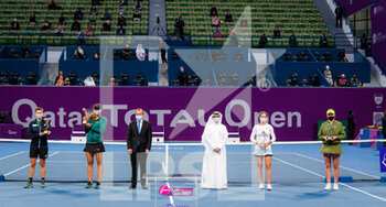 2021-03-05 - Nicole Melichar of the United States and Demi Schuurs of the Netherlands with their champions trophies and Monica Niculescu of Romania and Jelena Ostapenko of Latvia with the runner up trophy after the doubles final of the 2021 Qatar Total Open, WTA 500 tennis tournament on March 5, 2021 at the Khalifa International Tennis and Squash Complex in Doha, Qatar - Photo Rob Prange / Spain DPPI / DPPI - LICHAR OF THE UNITED2021 QATAR TOTAL OPEN, WTA 500 TENNIS TOURNAMENT - INTERNATIONALS - TENNIS