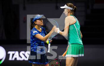 2021-03-15 - Renata Voracova of the Czech Republic and Makoto Ninomiya of Japan playing doubles at the 2021 St Petersburg Ladies Trophy, WTA 500 tennis tournament on March 15, 2021 at the Sibur Arena in St Petersburg, Russia - Photo Rob Prange / Spain DPPI / DPPI - 2021 ST PETERSBURG LADIES TROPHY, WTA 500 TENNIS TOURNAMENT - INTERNATIONALS - TENNIS