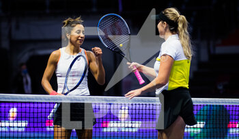 2021-03-16 - Cagla Buyukakcay of Turkey & Anastasia Pavlyuchenkova of Russia at the net after their first-round match at the 2021 St Petersburg Ladies Trophy, WTA 500 tennis tournament on March 16, 2021 at the Sibur Arena in St Petersburg, Russia - Photo Rob Prange / Spain DPPI / DPPI - 2021 ST PETERSBURG LADIES TROPHY, WTA 500 TENNIS TOURNAMENT - INTERNATIONALS - TENNIS