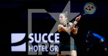 2021-04-19 - Belinda Bencic of Switzerland in action during her first round match of the 2021 Porsche Tennis Grand Prix, WTA 500 tournament on April 19, 2021 at Porsche Arena in Stuttgart, Germany - Photo Rob Prange / Spain DPPI / DPPI - 2021 PORSCHE TENNIS GRAND PRIX, WTA 500 TOURNAMENT - INTERNATIONALS - TENNIS