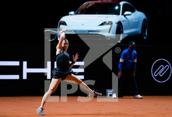 2021-04-19 - Maria Sakkari of Greece in action during her first round match of the 2021 Porsche Tennis Grand Prix, WTA 500 tournament on April 19, 2021 at Porsche Arena in Stuttgart, Germany - Photo Rob Prange / Spain DPPI / DPPI - 2021 PORSCHE TENNIS GRAND PRIX, WTA 500 TOURNAMENT - INTERNATIONALS - TENNIS