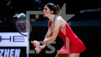 2021-04-19 - Andrea Petkovic of Germany in action during her first round match of the 2021 Porsche Tennis Grand Prix, WTA 500 tournament on April 19, 2021 at Porsche Arena in Stuttgart, Germany - Photo Rob Prange / Spain DPPI / DPPI - 2021 PORSCHE TENNIS GRAND PRIX, WTA 500 TOURNAMENT - INTERNATIONALS - TENNIS