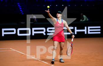 2021-04-22 - Angelique Kerber of Germany during her second-round match at the 2021 Porsche Tennis Grand Prix, WTA 500 tournament on April 22, 2021 at Porsche Arena in Stuttgart, Germany - Photo Rob Prange / Spain DPPI / DPPI - 2021 PORSCHE TENNIS GRAND PRIX, WTA 500 TOURNAMENT - INTERNATIONALS - TENNIS