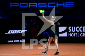 2021-04-22 - Belinda Bencic of Switzerland during her second-round match at the 2021 Porsche Tennis Grand Prix, WTA 500 tournament on April 22, 2021 at Porsche Arena in Stuttgart, Germany - Photo Rob Prange / Spain DPPI / DPPI - 2021 PORSCHE TENNIS GRAND PRIX, WTA 500 TOURNAMENT - INTERNATIONALS - TENNIS