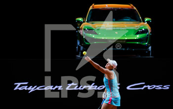 2021-04-25 - Ashleigh Barty of Australia in action during the final of the 2021 Porsche Tennis Grand Prix, WTA 500 tournament on April 25, 2021 at Porsche Arena in Stuttgart, Germany - Photo Rob Prange / Spain DPPI / DPPI - 2021 PORSCHE TENNIS GRAND PRIX, WTA 500 TOURNAMENT - INTERNATIONALS - TENNIS