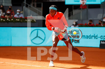 2021-04-30 - Cori Gauff of United States in action during his Women's Singles match against Karolina Pliskova of Czech Republic on day two of the Mutua Madrid Open 2021, Masters 1000 tennis tournament on April 30, 2021 at La Caja Magica in Madrid, Spain - Photo Oscar J Barroso / Spain DPPI / DPPI - MUTUA MADRID OPEN 2021, MASTERS 1000 TENNIS TOURNAMENT - INTERNATIONALS - TENNIS