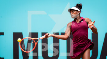 2021-05-01 - Sloane Stephens of the United States during her second round match at the Mutua Madrid Open 2021, Masters 1000 tennis tournament on May 1, 2021 at La Caja Magica in Madrid, Spain - Photo Rob Prange / Spain DPPI / DPPI - MUTUA MADRID OPEN 2021, MASTERS 1000 TENNIS TOURNAMENT - INTERNATIONALS - TENNIS