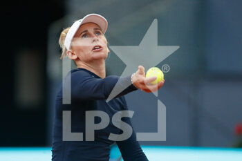 2021-05-01 - Jil Teichmann of Switzerland in action during his Women's Singles match, second round, against Paula Badosa of Spain on the Mutua Madrid Open 2021, Masters 1000 tennis tournament on May 1, 2021 at La Caja Magica in Madrid, Spain - Photo Oscar J Barroso / Spain DPPI / DPPI - MUTUA MADRID OPEN 2021, MASTERS 1000 TENNIS TOURNAMENT - INTERNATIONALS - TENNIS
