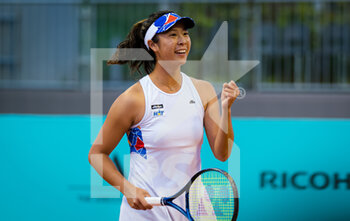 2021-05-01 - Ena Shibahara of Japan playing doubles at the Mutua Madrid Open 2021, Masters 1000 tennis tournament on May 1, 2021 at La Caja Magica in Madrid, Spain - Photo Rob Prange / Spain DPPI / DPPI - MUTUA MADRID OPEN 2021, MASTERS 1000 TENNIS TOURNAMENT - INTERNATIONALS - TENNIS