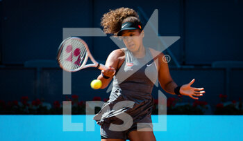 2021-05-02 - Naomi Osaka of Japan during the second round of the Mutua Madrid Open 2021, Masters 1000 tennis tournament on May 2, 2021 at La Caja Magica in Madrid, Spain - Photo Rob Prange / Spain DPPI / DPPI - MUTUA MADRID OPEN 2021, MASTERS 1000 TENNIS TOURNAMENT - INTERNATIONALS - TENNIS