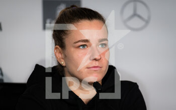 2021-05-02 - Karolina Muchova of the Czech Republic talks to the media after the second round of the Mutua Madrid Open 2021, Masters 1000 tennis tournament on May 2, 2021 at La Caja Magica in Madrid, Spain - Photo Rob Prange / Spain DPPI / DPPI - MUTUA MADRID OPEN 2021, MASTERS 1000 TENNIS TOURNAMENT - INTERNATIONALS - TENNIS