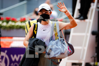 2021-05-02 - Saisai Zheng of China during the second round of the Mutua Madrid Open 2021, Masters 1000 tennis tournament on May 2, 2021 at La Caja Magica in Madrid, Spain - Photo Rob Prange / Spain DPPI / DPPI - MUTUA MADRID OPEN 2021, MASTERS 1000 TENNIS TOURNAMENT - INTERNATIONALS - TENNIS