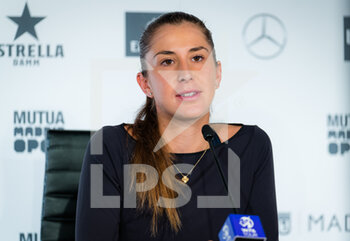 2021-05-03 - Belinda Bencic of Switzerland talks to the media after winning the third round of the Mutua Madrid Open 2021, Masters 1000 tennis tournament on May 3, 2021 at La Caja Magica in Madrid, Spain - Photo Rob Prange / Spain DPPI / DPPI - MUTUA MADRID OPEN 2021, MASTERS 1000 TENNIS TOURNAMENT - INTERNATIONALS - TENNIS