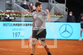 2021-05-03 - Cristian Garin of Chile during the Mutua Madrid Open 2021, Masters 1000 tennis tournament on May 3, 2021 at La Caja Magica in Madrid, Spain - Photo Laurent Lairys / DPPI - MUTUA MADRID OPEN 2021, MASTERS 1000 TENNIS TOURNAMENT - INTERNATIONALS - TENNIS