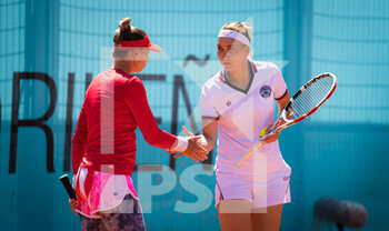 2021-05-04 - Elena Vesnina and Vera Zvonareva of Russia playing doubles at the Mutua Madrid Open 2021, Masters 1000 tennis tournament on May 4, 2021 at La Caja Magica in Madrid, Spain - Photo Rob Prange / Spain DPPI / DPPI - MUTUA MADRID OPEN 2021, MASTERS 1000 TENNIS TOURNAMENT - INTERNATIONALS - TENNIS