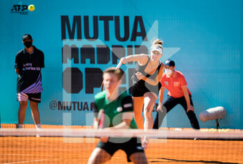 2021-05-04 - Gabriela Dabrowski of Canada and Demi Schuurs of the Netherlands playing doubles at the Mutua Madrid Open 2021, Masters 1000 tennis tournament on May 4, 2021 at La Caja Magica in Madrid, Spain - Photo Rob Prange / Spain DPPI / DPPI - MUTUA MADRID OPEN 2021, MASTERS 1000 TENNIS TOURNAMENT - INTERNATIONALS - TENNIS