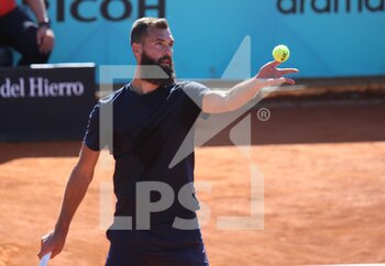 2021-05-04 - Benoit Paire of France during the Mutua Madrid Open 2021, Masters 1000 tennis tournament on May 4, 2021 at La Caja Magica in Madrid, Spain - Photo Laurent Lairys / DPPI - MUTUA MADRID OPEN 2021, MASTERS 1000 TENNIS TOURNAMENT - INTERNATIONALS - TENNIS